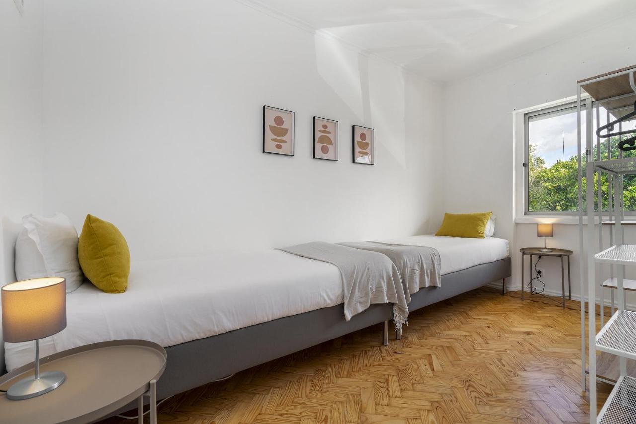 Whome Peaceful Alges Family Home Away From City Noise Lisboa المظهر الخارجي الصورة