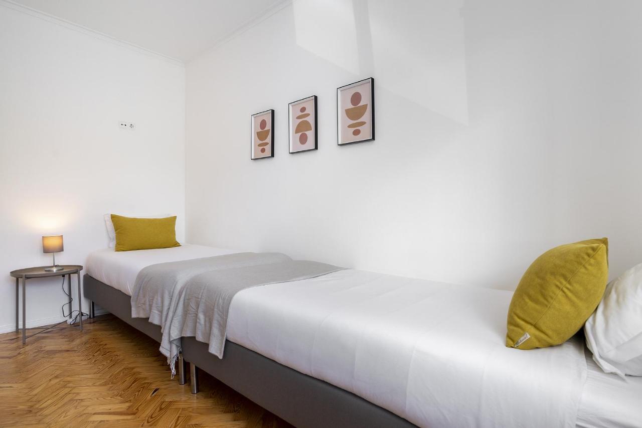 Whome Peaceful Alges Family Home Away From City Noise Lisboa المظهر الخارجي الصورة